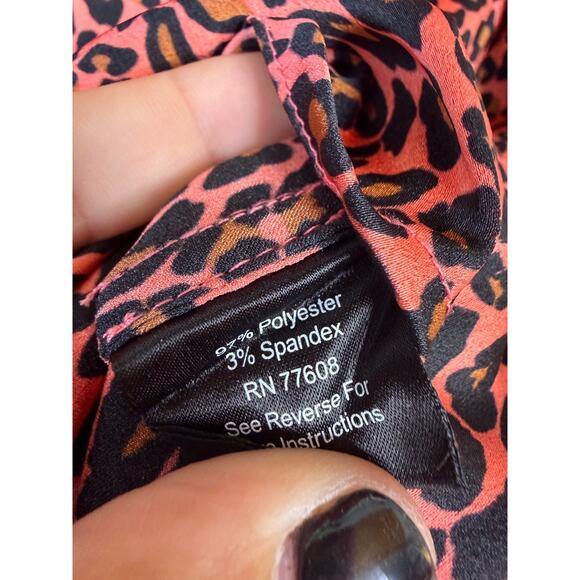 J. Peterman Animal Print Long Sleeve Blouse Size 12 - Picture 4 of 6